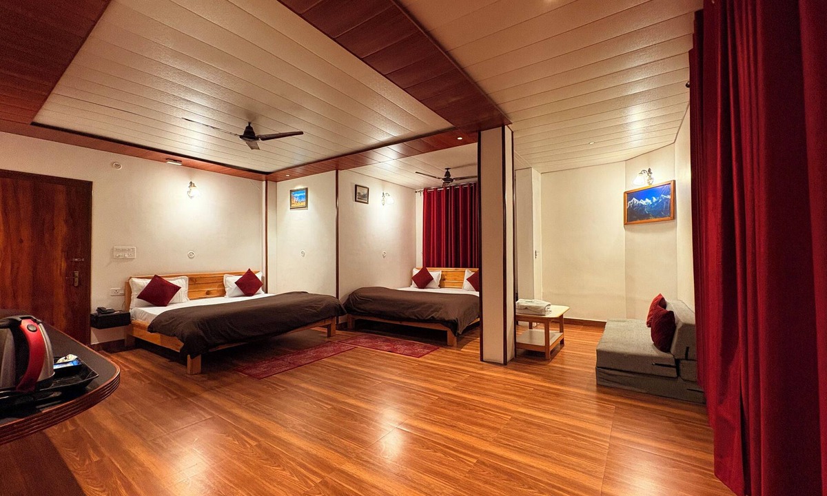 Pithoragarh Hotel | Plaza Hotel