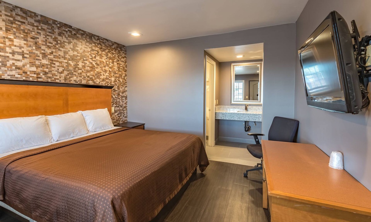 South Gate Hotel | Plaza Inn
