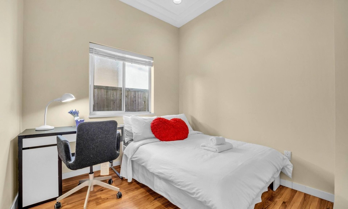 Sunset House | Pleasant 2-bedroom house in Vancouver