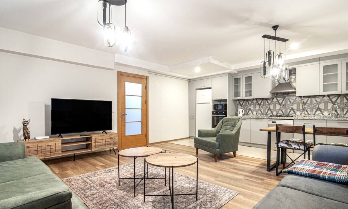 Kagithane Apartment | Pleasant Flat Close to Various Malls in Seyrantepe