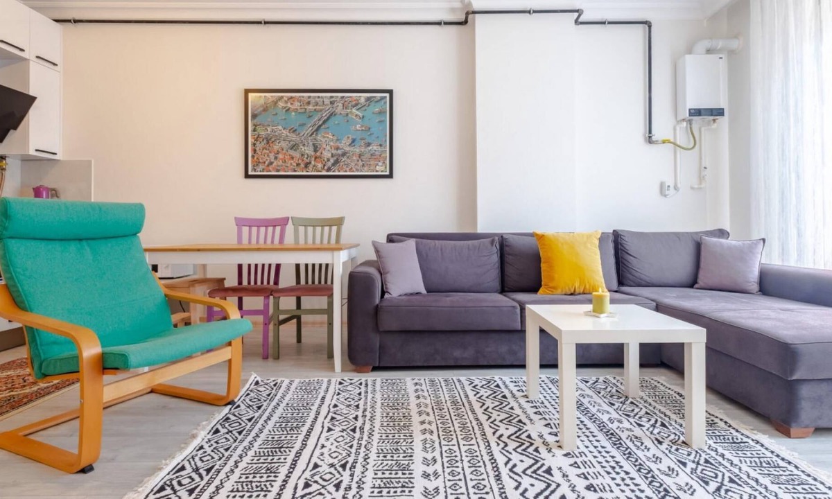 Maltepe Apartment | Pleasant Flat Close to Metro Station in Maltepe