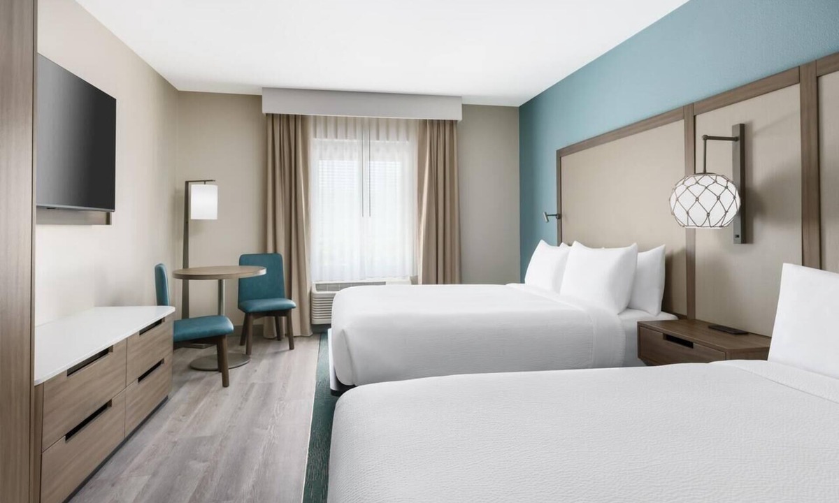 Marathon Hotel | Pleasant Stay, Convenient Location! Outdoor Pool, Free Breakfast, Pets Allowed!