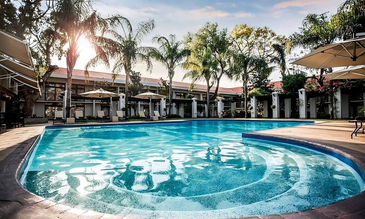 Gaborone Hotel | Pleasant Stay! Two Comfortable Units, Swimming Pool, Free Shuttle and Parking!