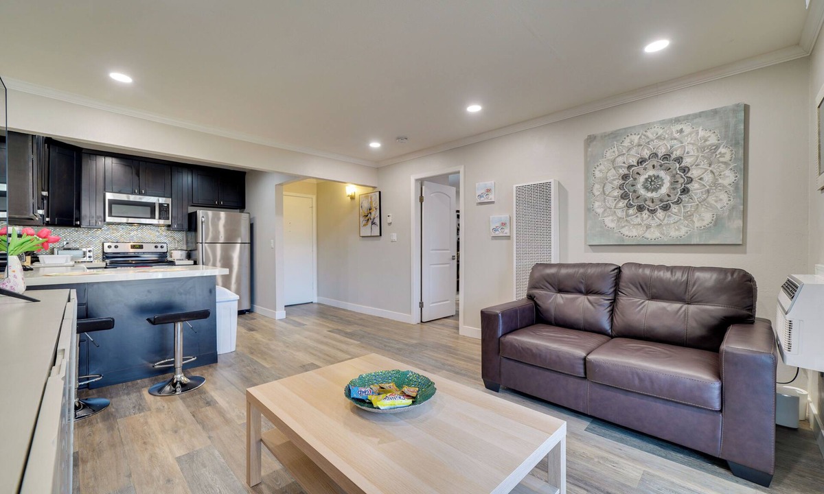 Pleasanton Condo | Pleasanton Gem in Quiet Community w/Pool Access