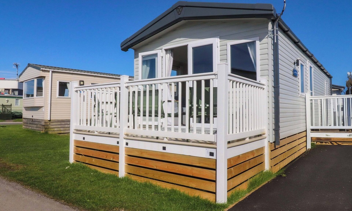 Heysham Cottage | PLOT B2 CROZZERS PLACE, pet friendly, with a garden in Heysham