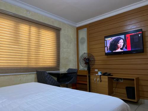 Ibadan Hotel | Plot1 Suits