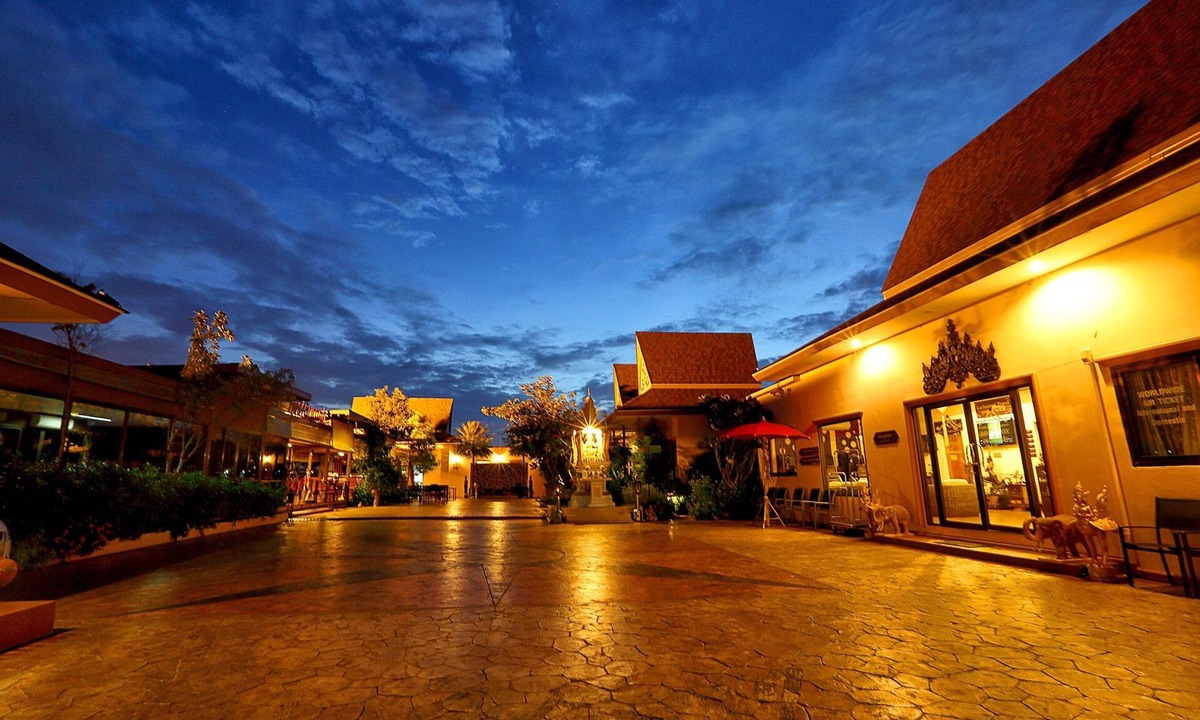 Lat Krabang Hotel | Ploykhumthong Boutique Resort