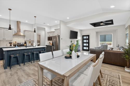 Lawrence Apartment | Plush & Roomy - Perfect for All Ages near KU & KC