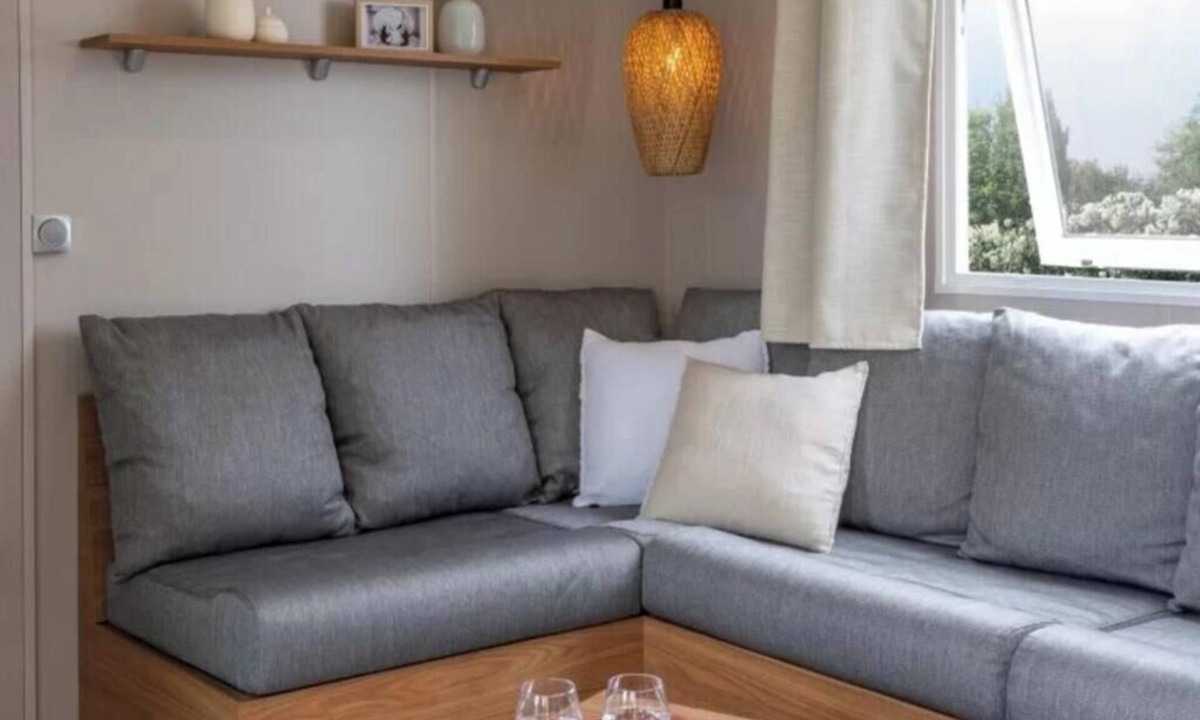 Hostens House | Pocket" mobile home in the heart of the pony club