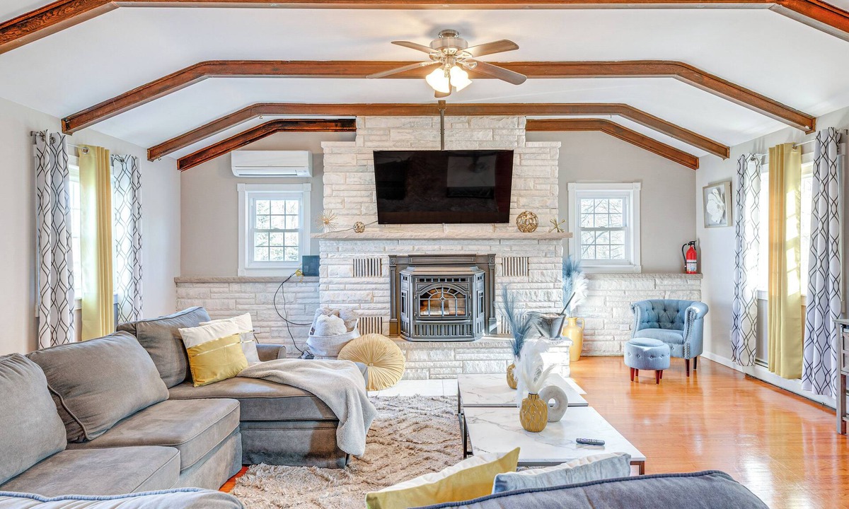 Gouldsboro House | Poconos Group Getaway w/Game Room + Fire Pit!