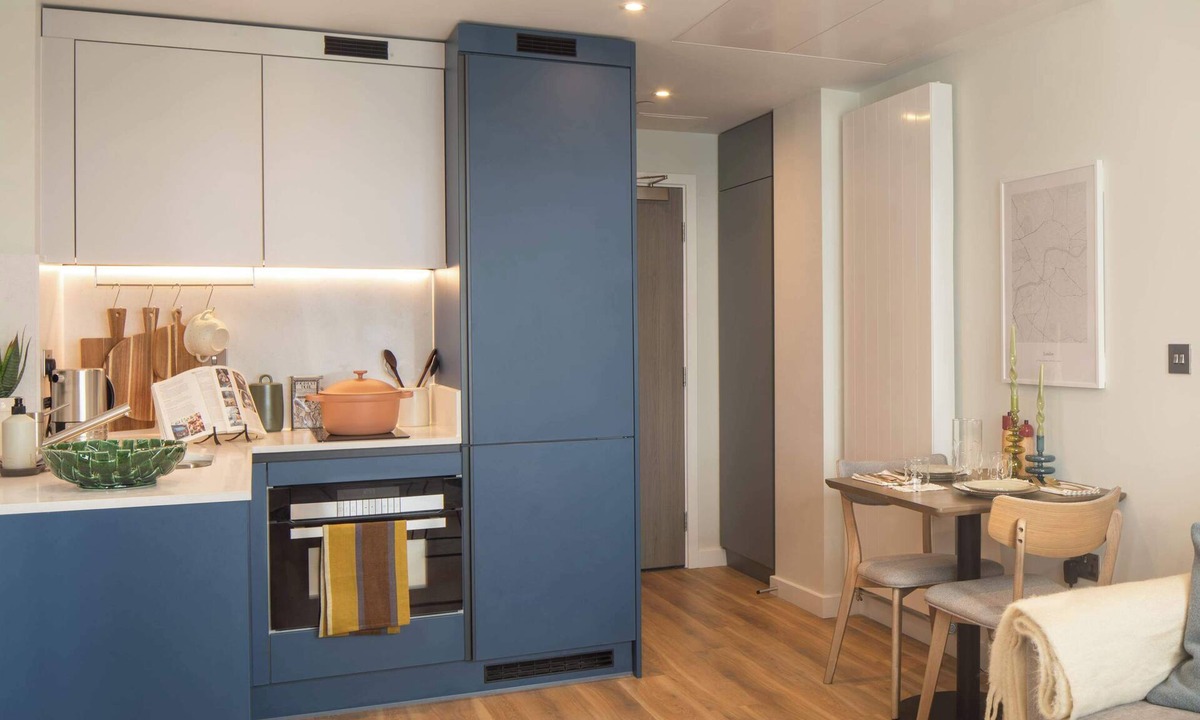 Fairfield Apartment | Podcast studio access - Workspace : StayCozy