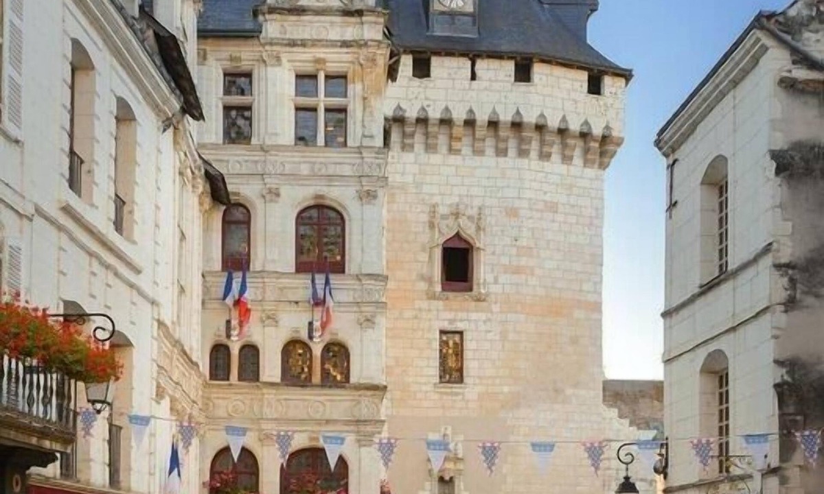 Loches House | Poets' Cave