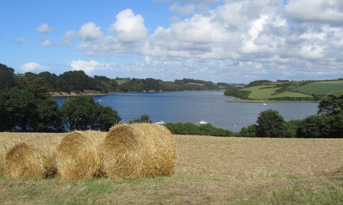 Saint-Pabu House | Pointe Brittany, seaside, cottage labeled 2 to 5 people, 3 keys