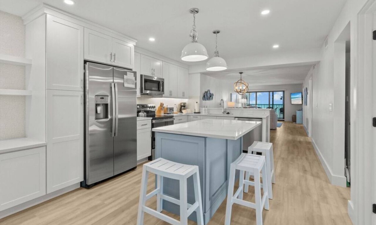 Sanibel Condo | Pointe Santo E34 - Luxury 3-Bedroom Gulf Front Corner Condo