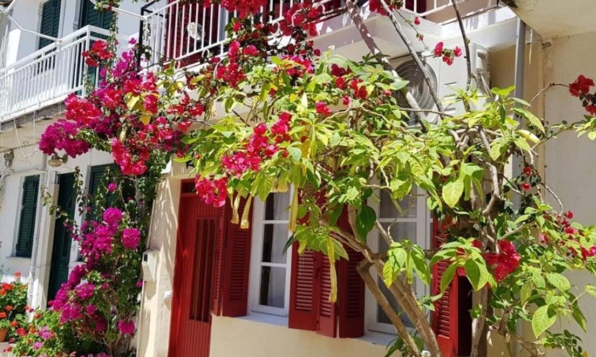 Lefkada Town House | Polyxenis Cozy Maisonette - Lefkada BnB