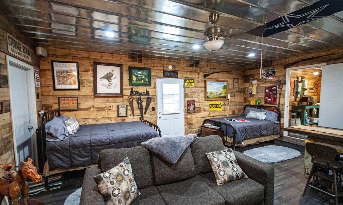 Hayesville Cabin | Ponderosa, Nice Open room by creek with two beds, full bath, living area, TV.