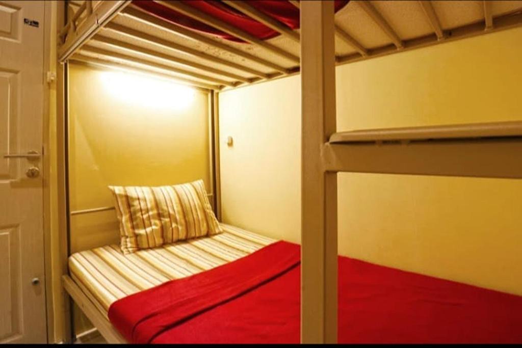 Kauman Hostel | Pondok Backpacker City Square Malang