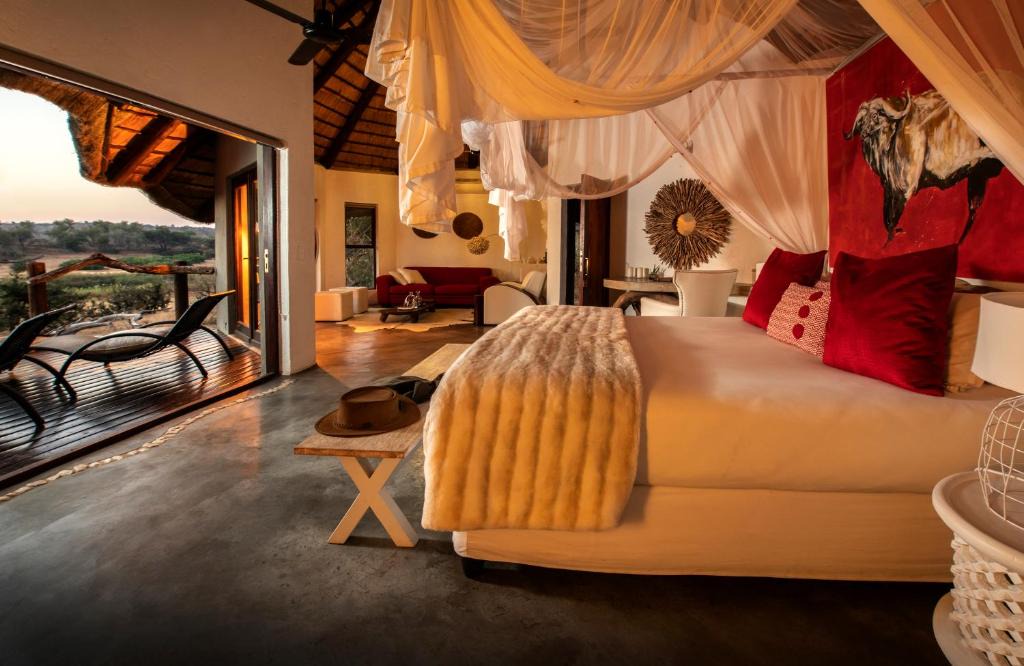 Hoedspruit Cabin | Pondoro Game Lodge