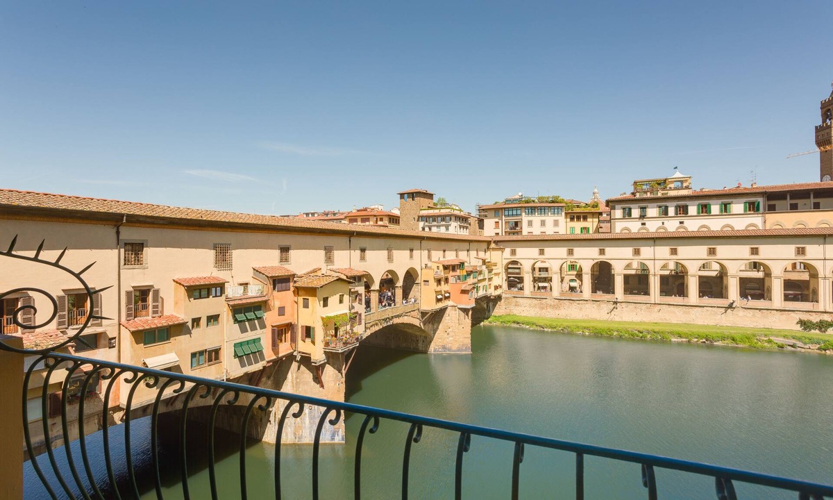 San Niccolo Apartment | Ponte Vecchio Balcony