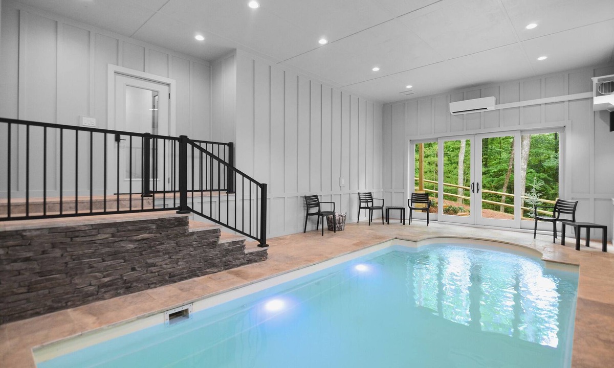 Ellijay Cabin | Pool! 5BR Mountain Modern Luxury in Ellijay! Water Wall!