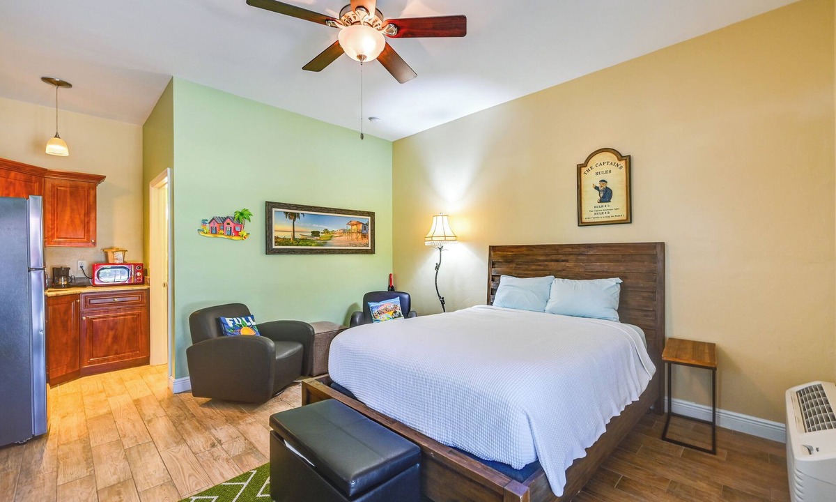 Naples Apartment | Pool Access: Everglades Resort Retreat!