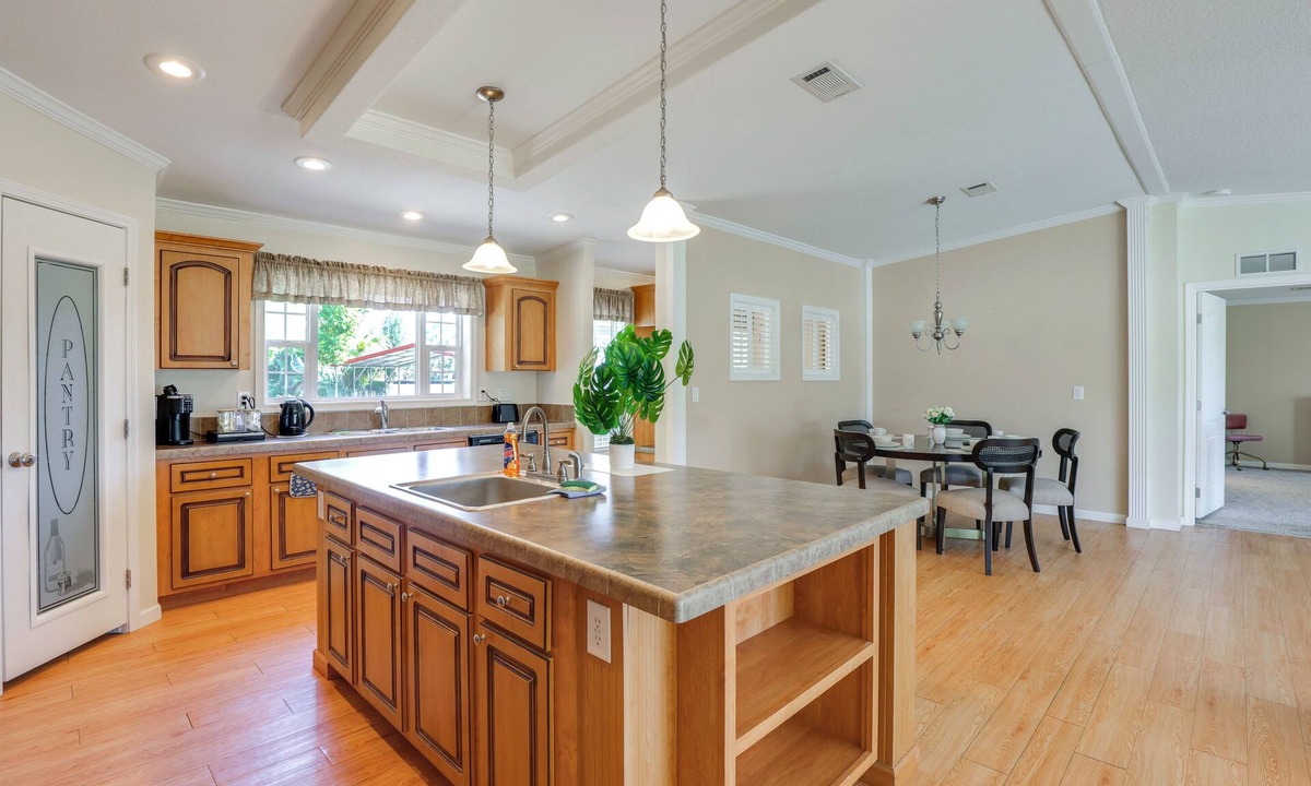Plymouth Cottage | Pool Access! Spacious Home Near Wekiwa Springs