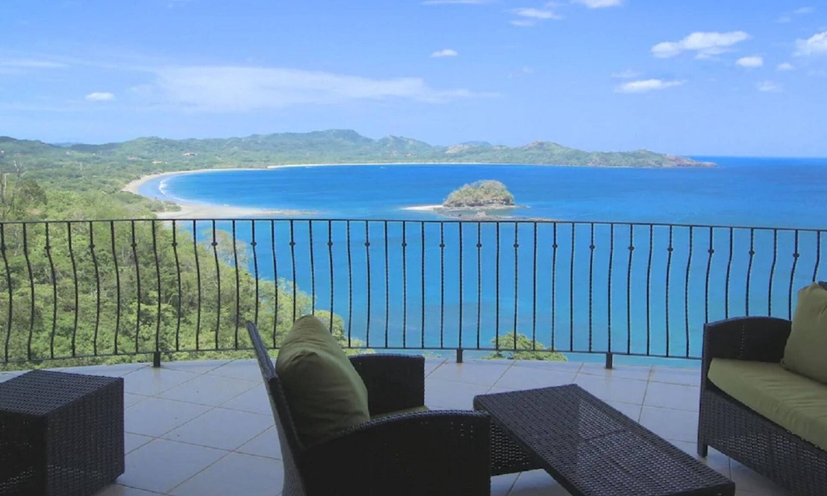 Playa Flamingo Apartment | Pool Balcony Oceanview King Parking Full Kitchen - Flamingo Towers 25
