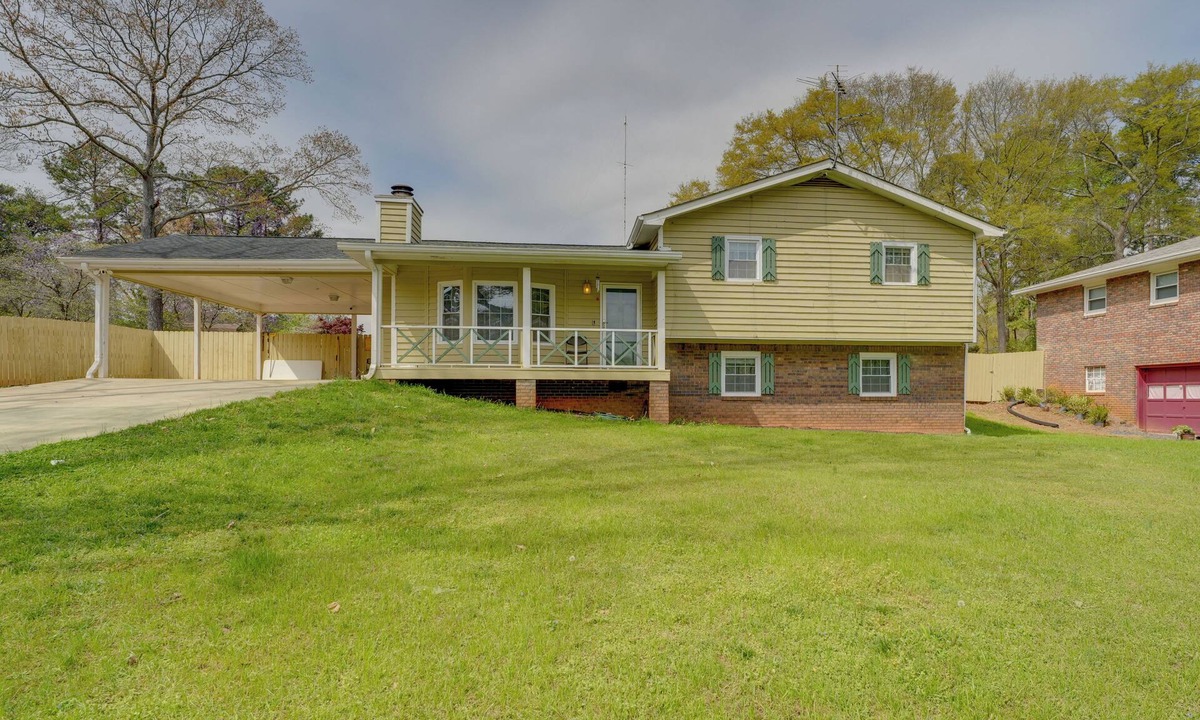 Smyrna House | Pool + Basketball Court: Smyrna Family Home + Yard