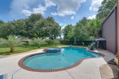 Dickinson House | Pool & Covered Patio! Galveston County Getaway