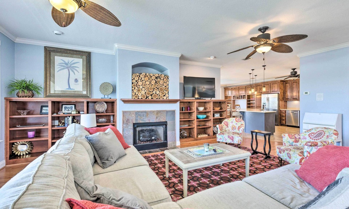 Oak House | Pool & Dock Access: Gulf Shores Family Getaway!