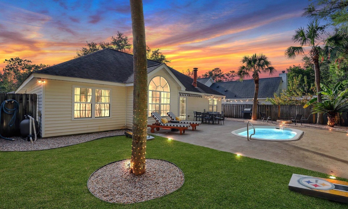 Savannah House | Pool, Game Room, & Fire Pit — Only 9 Miles to Downtown