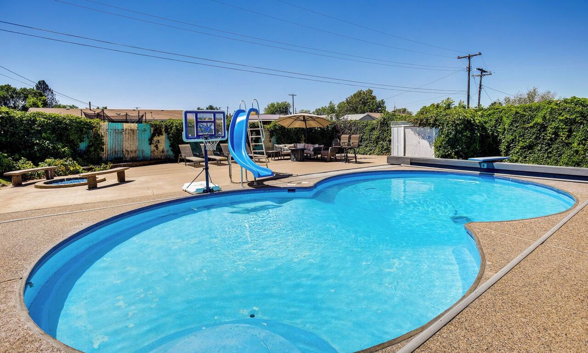 Roy Apartment | Pool & Hot Tub Access: Luxury Roy Oasis!