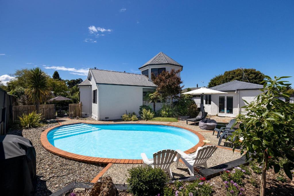 Motueka Apartment | Pool House - One Bedroom Self Contained Unit