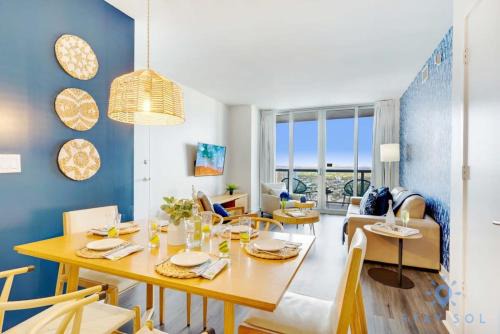 Hallandale Beach Hotel | Pool - Infinity View - Balcony - Gym - Near Beach