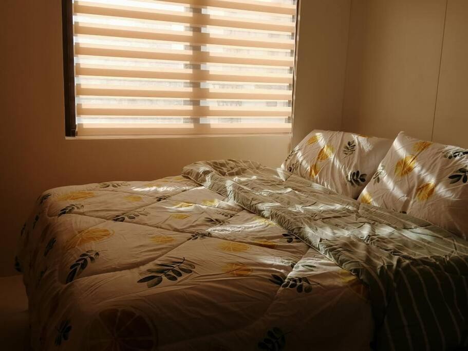 Mabolo Apartment | Pool level Persimmon Condo unit 615
