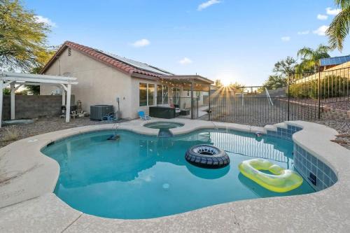 Oro Valley House | Pool Oro Valley Oasis Sleeps 8