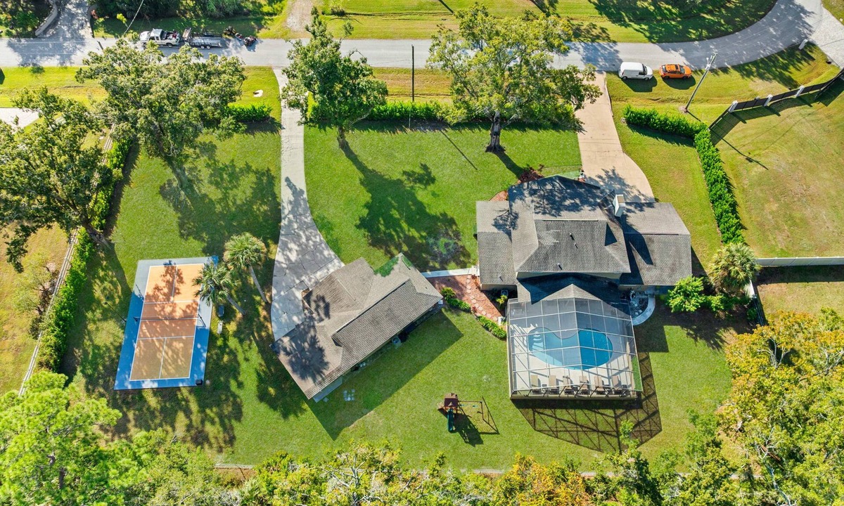 Westchase House | Pool * Pickleball * Game Room * Sleeps 18!