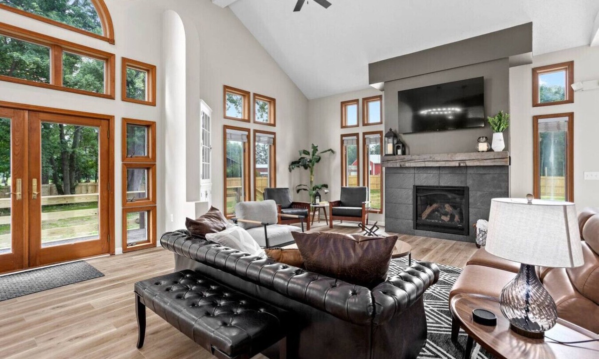 Huron House | Pool, Pickleball and Sleeps over 30 People