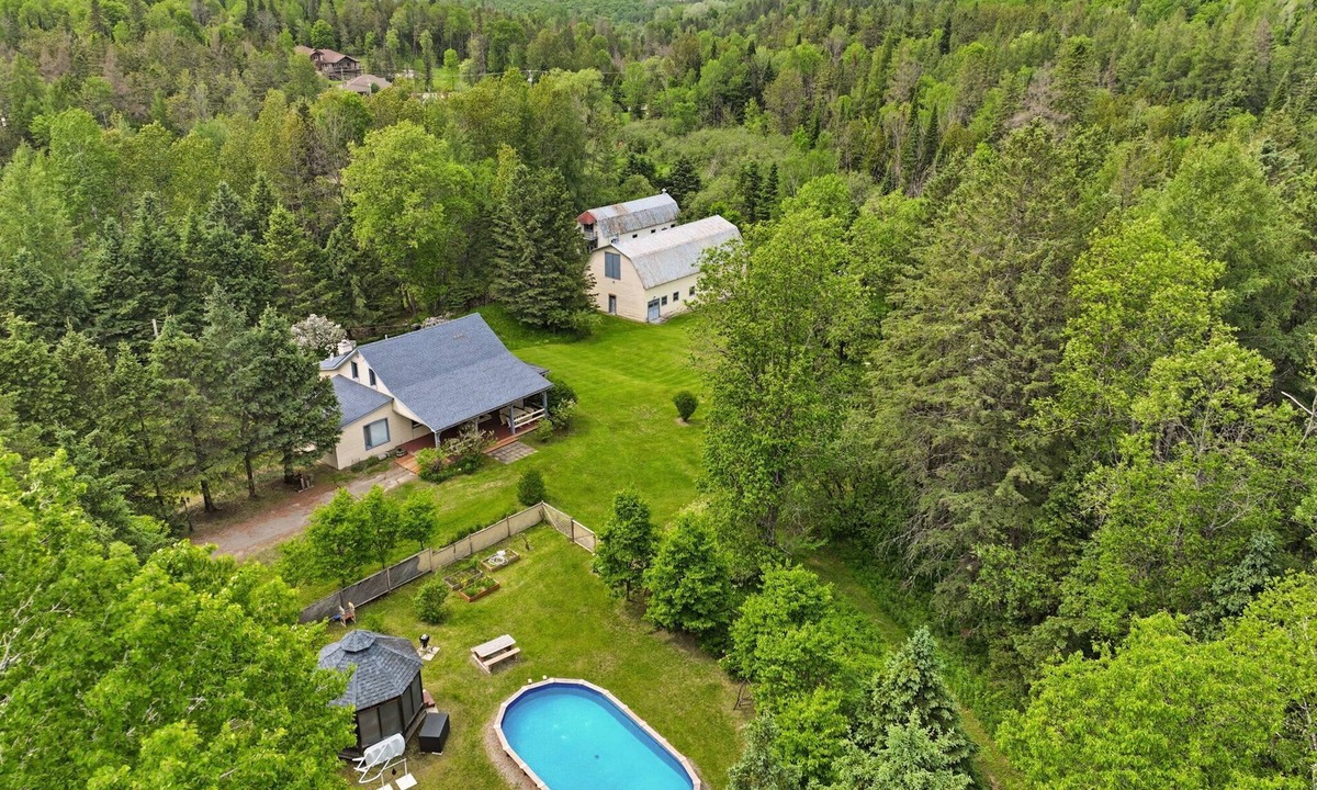 Montcalm Ski Chalet | Pool, Pool Table, Nature | Domaine des Merveilles