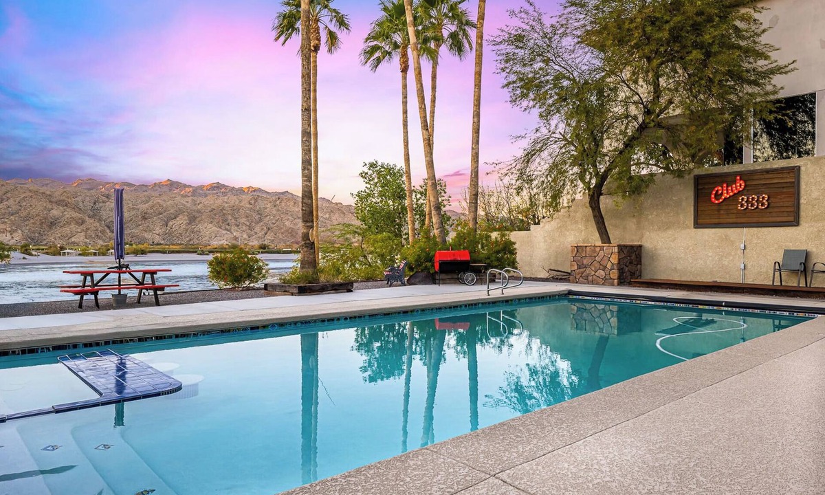 Holiday Shores House | Pool, Private Dock & Beach, Secured Driveway Parking