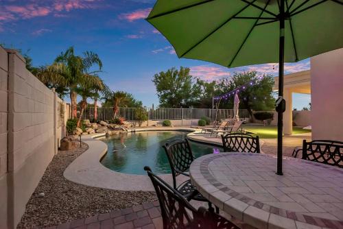 Tatum Ridge House | Pool, Putting Green, Arcade, Cornhole, Great Location at Phoenix Desert Ridge Retreat!