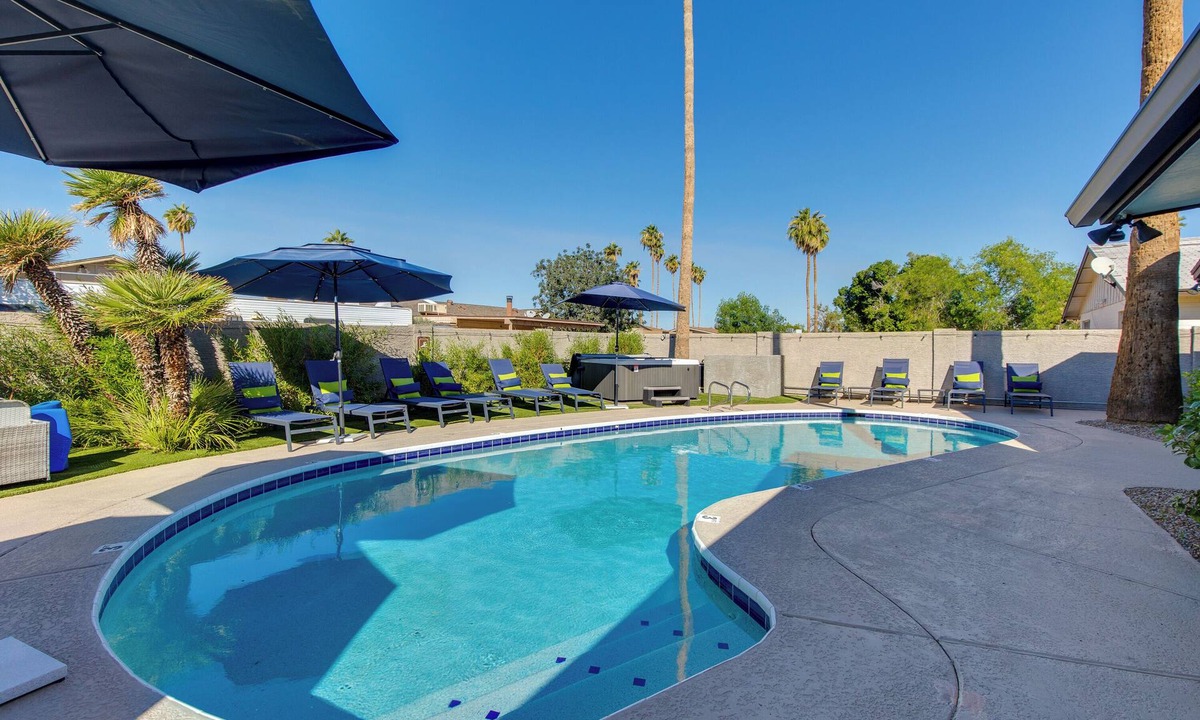McClintock House | Pool, Spa, Fire Pit, Grown Up Swings-Your Own 5BR/3BA Resort-LOW Pool Heat Fee
