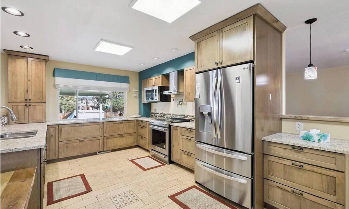 Oak Park House | Pool:Spa:Sauna:Golf:Theatre:Arcade:Tube Slide