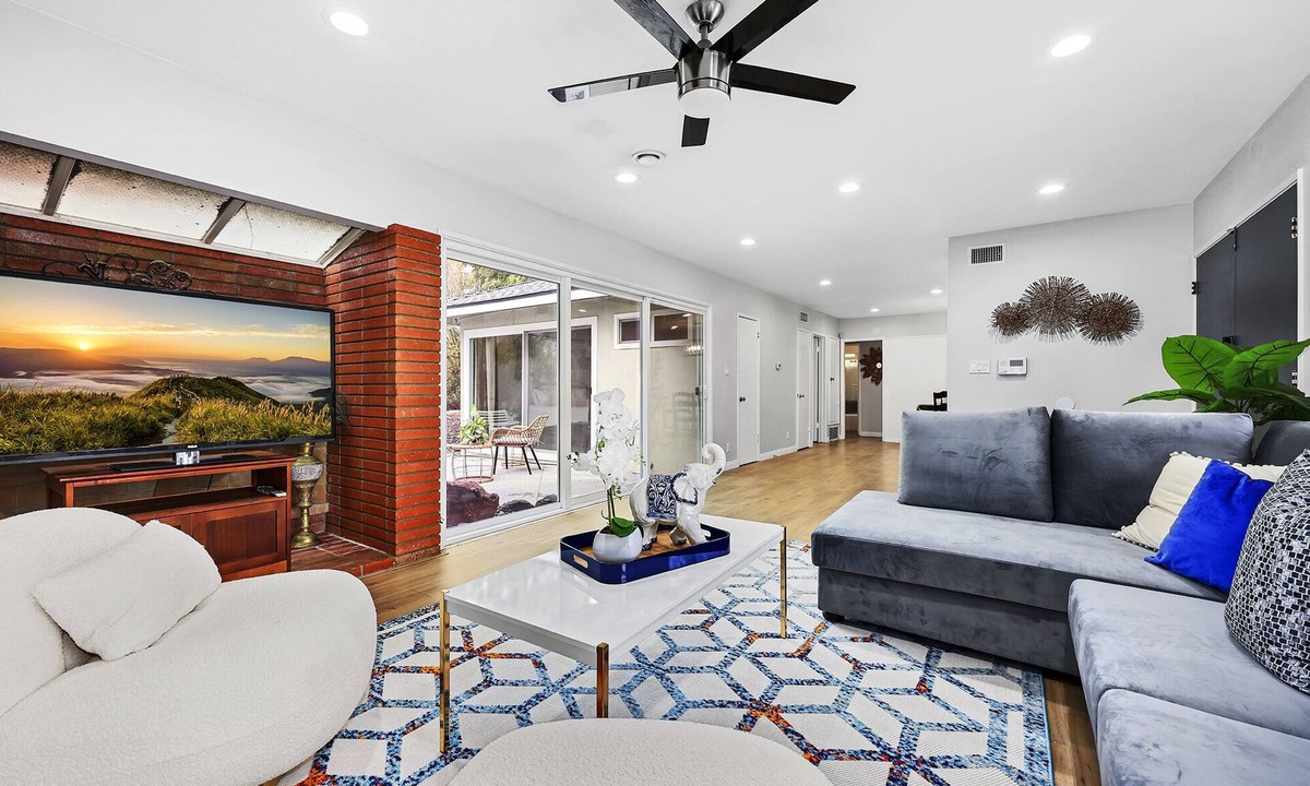 Monterey Park House | Pool Villa 4B3B - Double Master Suites - 2 FREE parking - BBQ/Hockey/Yard