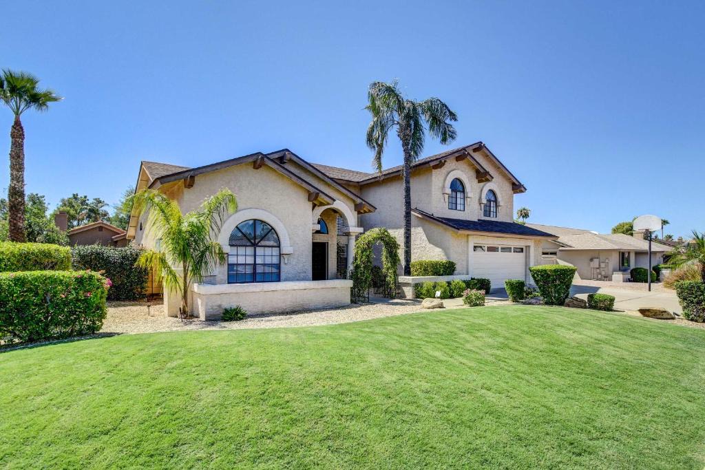 Paradise Valley Mirada House | Poolside Backyard Oasis! Scottsdale Family Retreat
