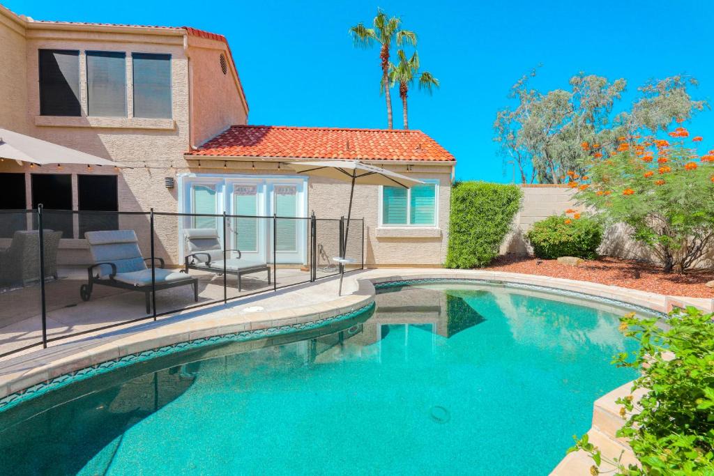 Cholla Vista House | Poolside Getaway
