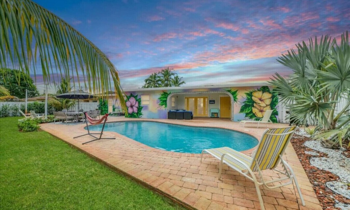 Central Fort Lauderdale House | Poolside Paradise | Near Beach & Downtown