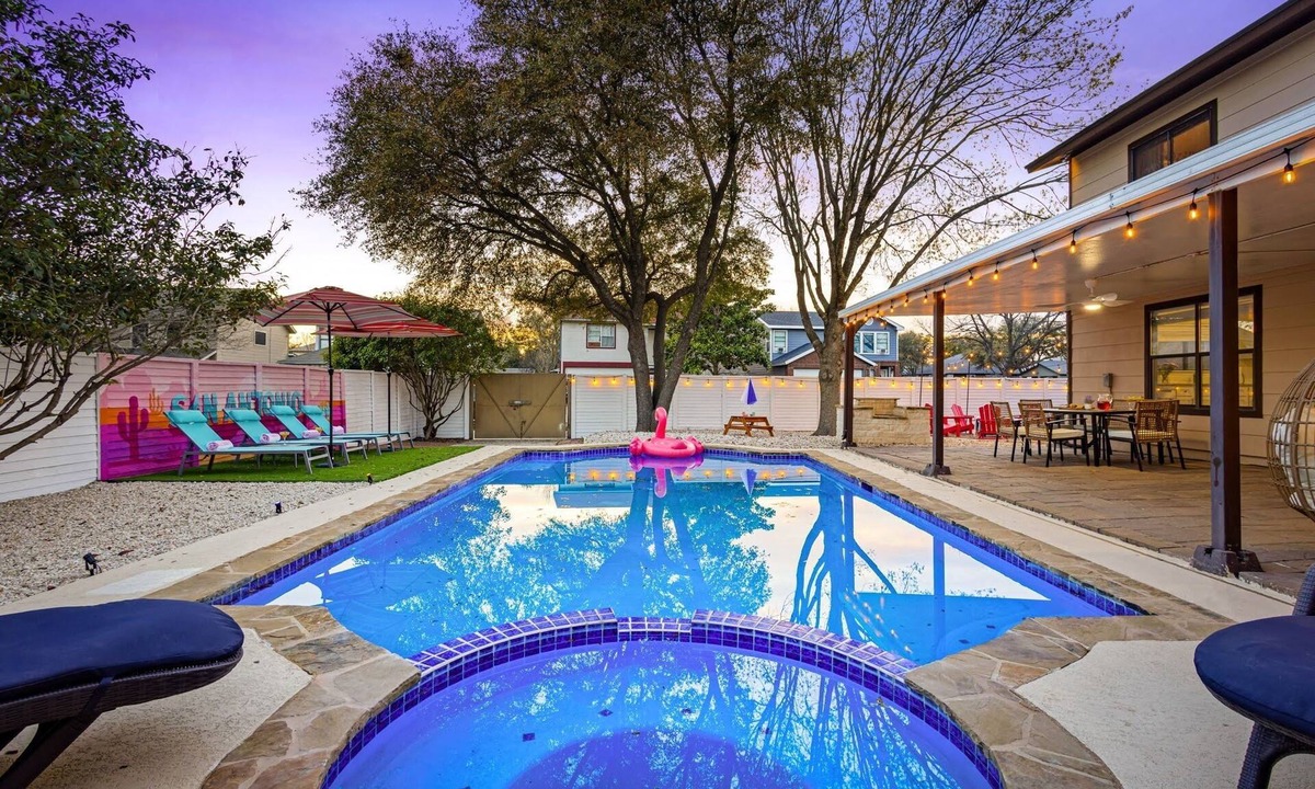 West San Antonio House | Poolside Paradise Hot Tub Arcade Game Room