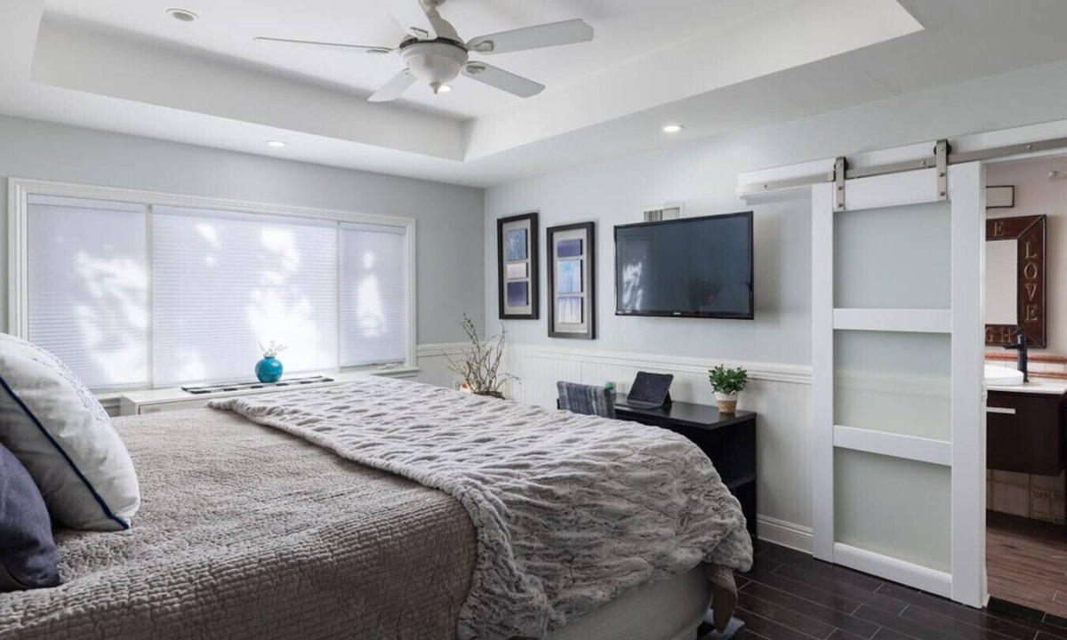 Brea House | Poolside Primary Suite at Oasis Patio Pool House