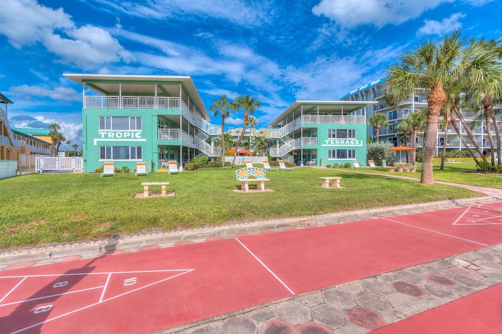 Treasure Island Condo | 🌴Poolside Studio @ Tropic Terrace | Ground Floor Steps to Beach King Bed ➠ TT10